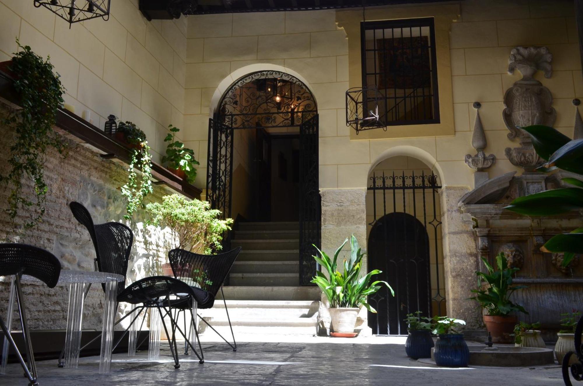 Palacio De Mariana Pineda Granada Luaran gambar