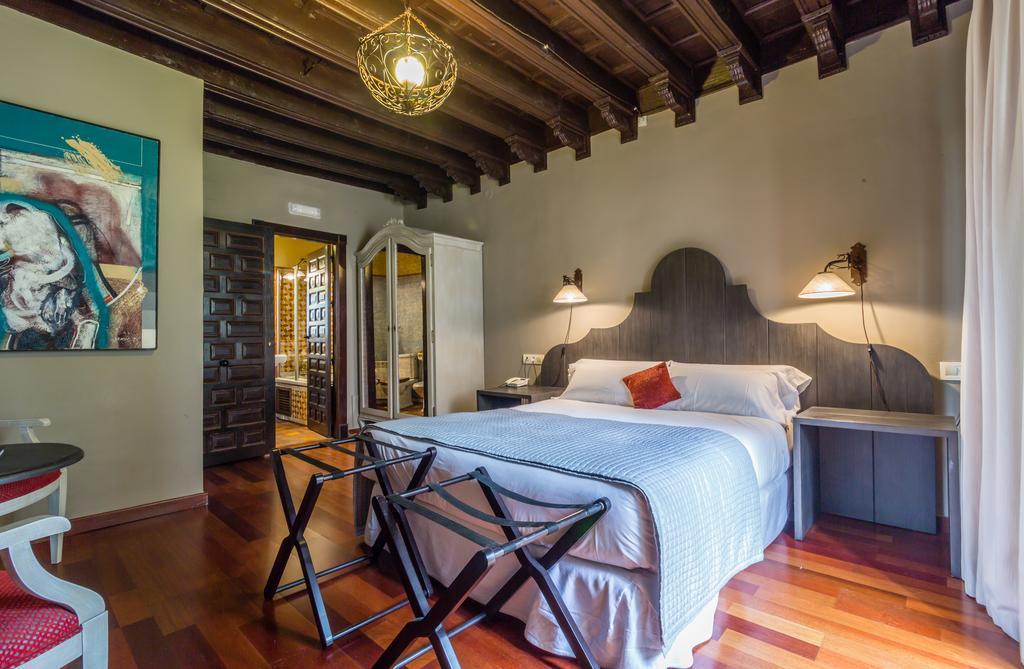 Palacio De Mariana Pineda Granada Bilik gambar