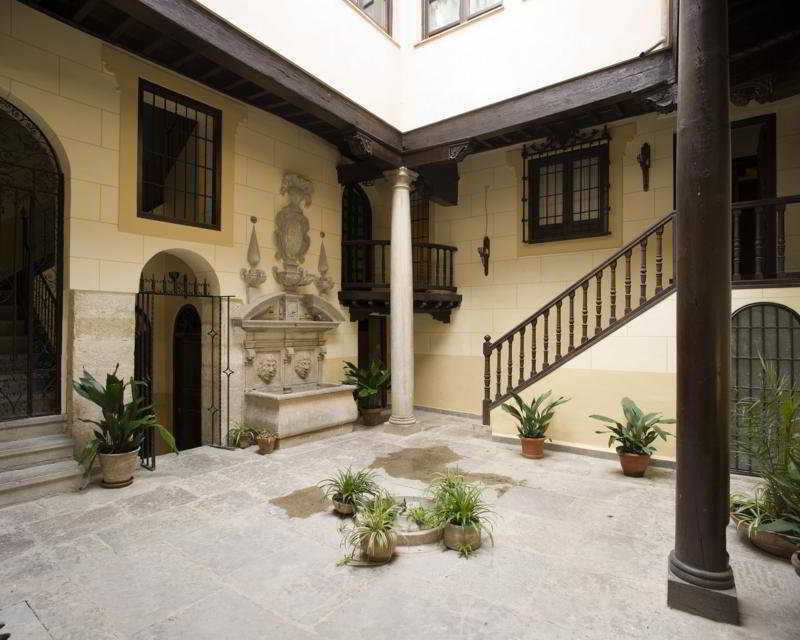 Palacio De Mariana Pineda Granada Luaran gambar